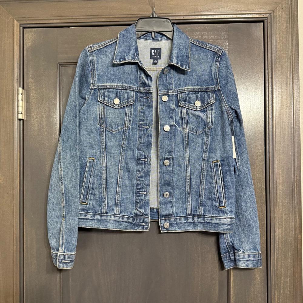 Gap Denim Trucker Jacket Womens XS Medium Wash Blue Button Front 415738-01-1 NEW